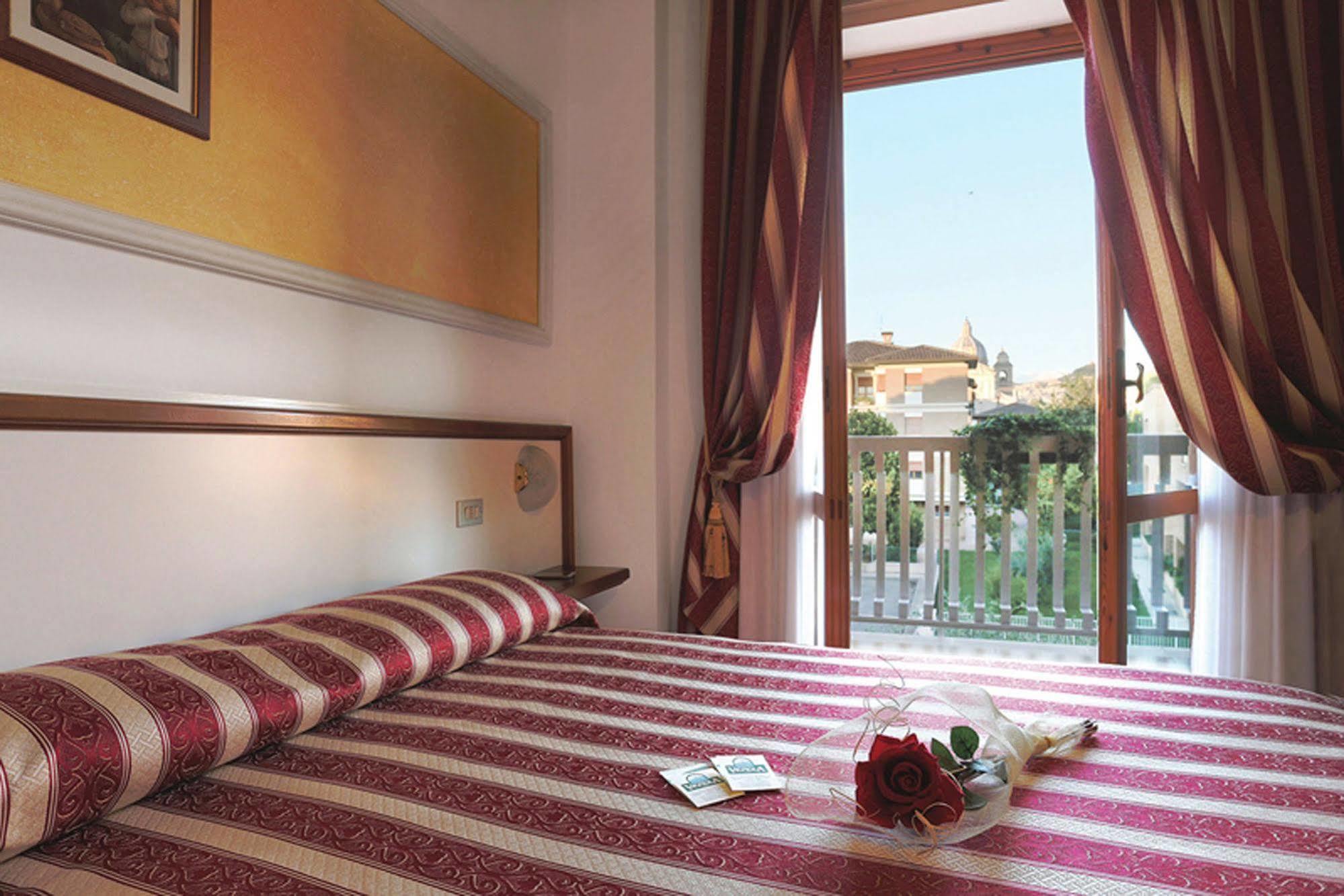 Hotel Vignola Assisi Eksteriør bilde