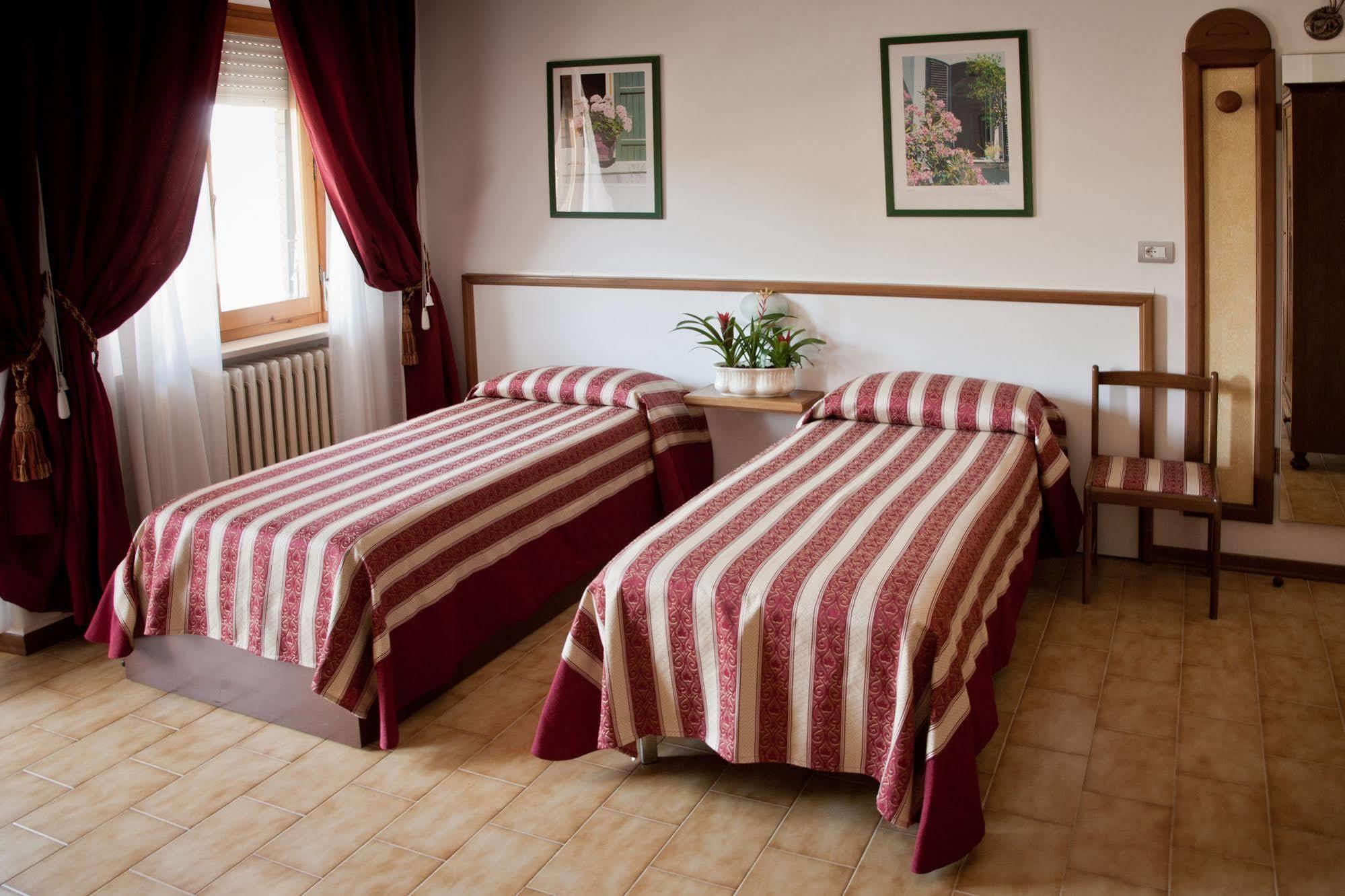 Hotel Vignola Assisi Eksteriør bilde