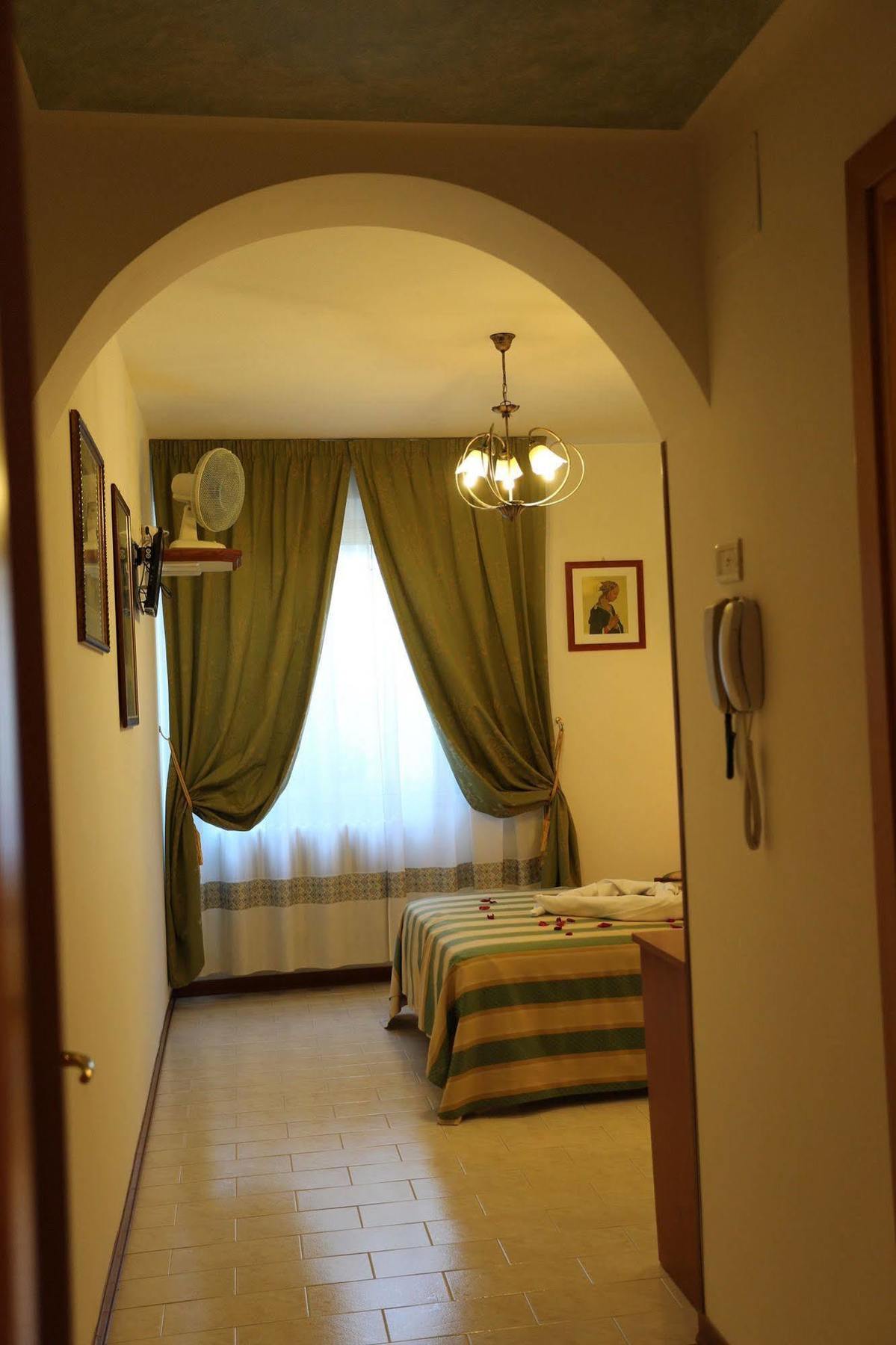 Hotel Vignola Assisi Eksteriør bilde