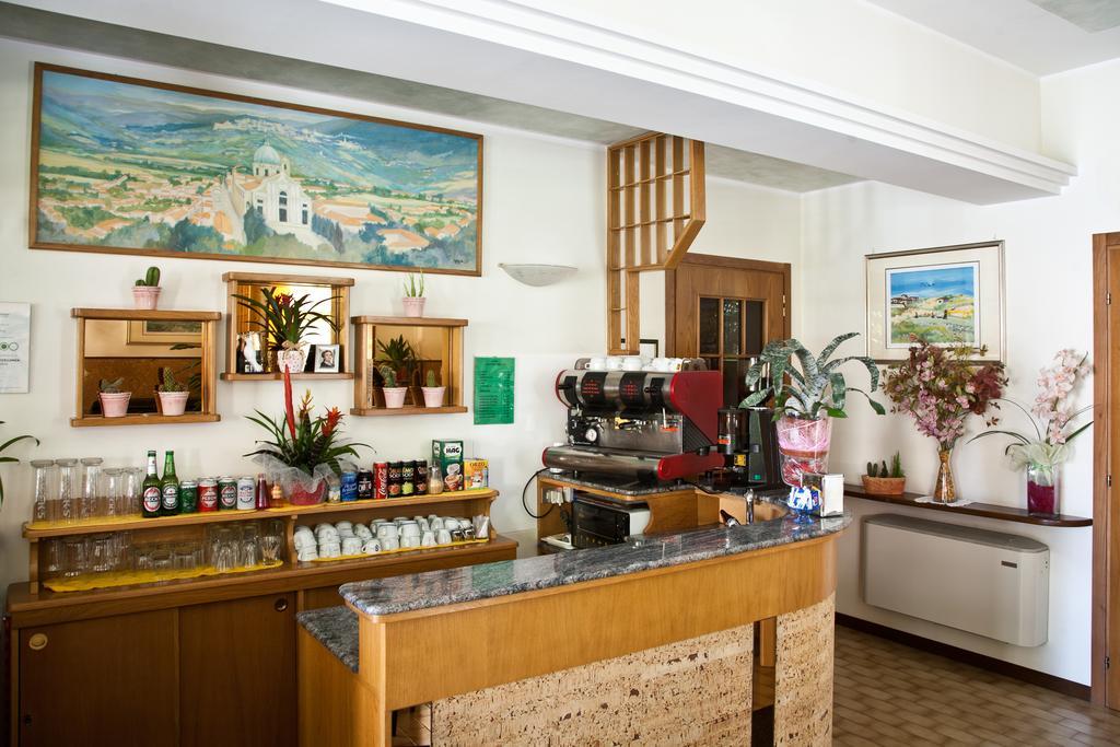 Hotel Vignola Assisi Eksteriør bilde